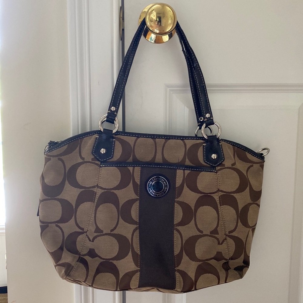 Coach zip up shoulder purse
